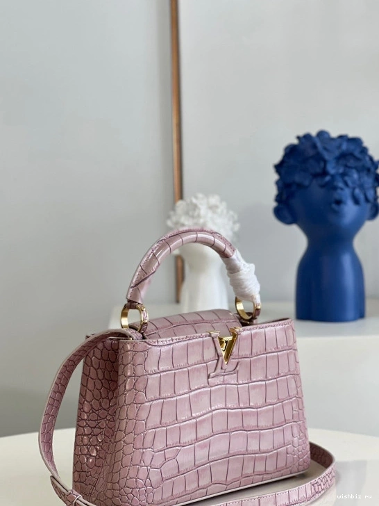 WIS CAPUCINES BB VUITTON LOUIS 0308